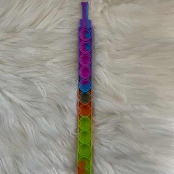 Tie Dye Pop It Fidget Bracelet New - Picture 3 of 3